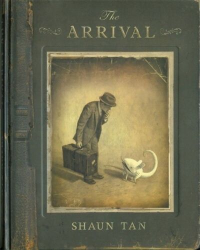 Книга: The Arrival (Тан Шон) ; Hachette Childrens, 2021 