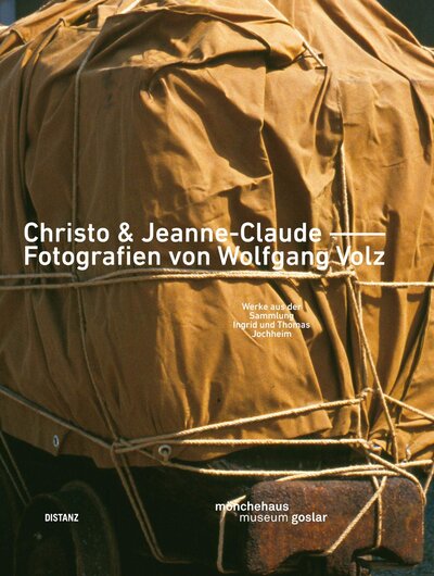 Книга: Christo and Jeanne-Claude; Distanz, 2018 