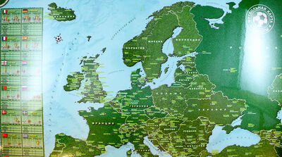 Книга: Футбольная карта Европы (малая); Геоцентр, 2014 