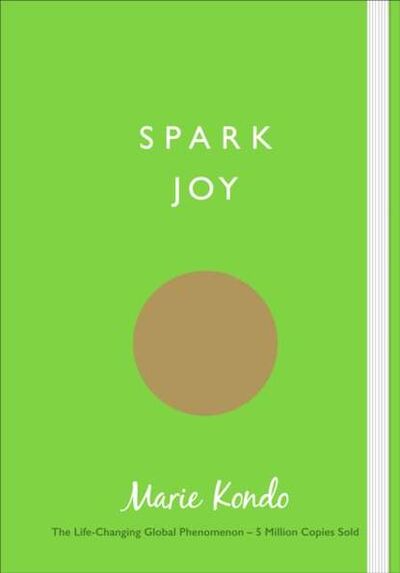 Книга: Spark Joy (Мари Кондо) ; Gardners Books